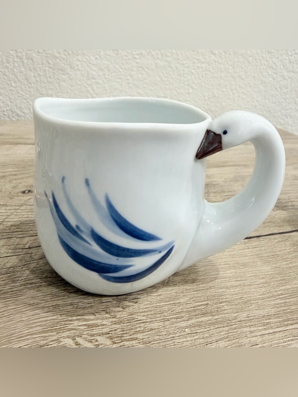 VTG  Takahashi Japan Swan Handle Coffee Tea Mug‎ White Blue Ceramic Cottagecore